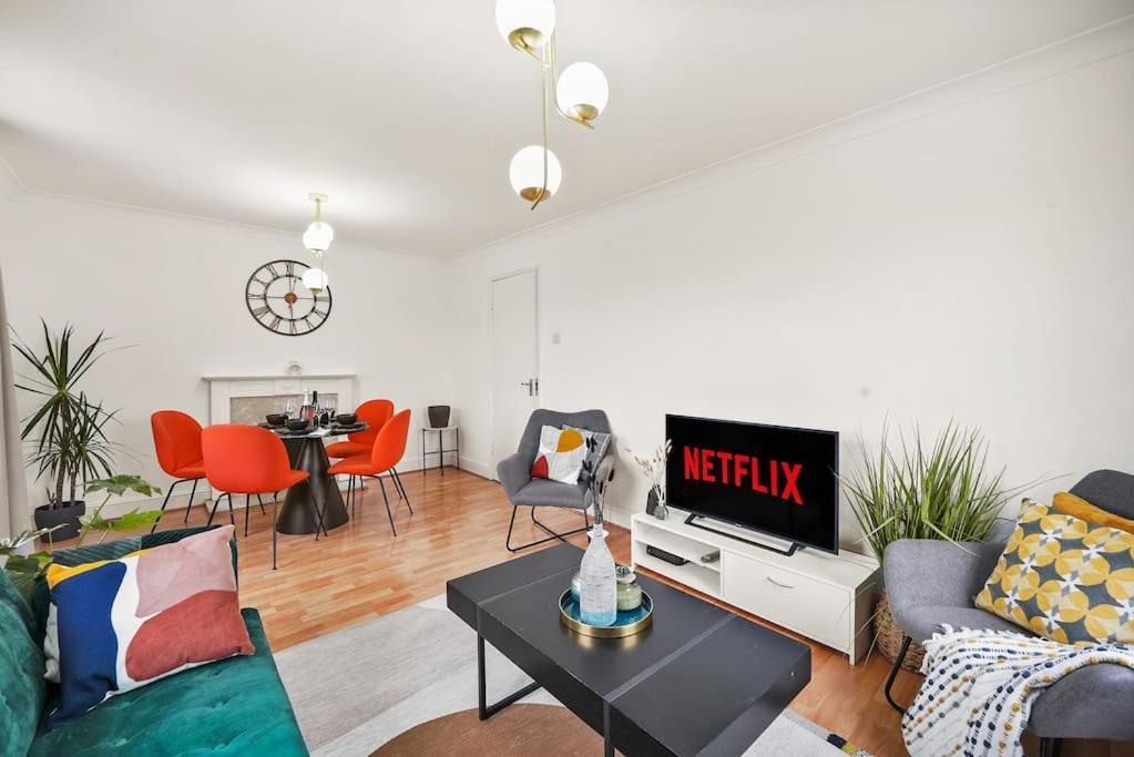 Cosy Apartment 5 Guests 3 Beds 1 Sofa Bed Lewisham Лондон Екстериор снимка